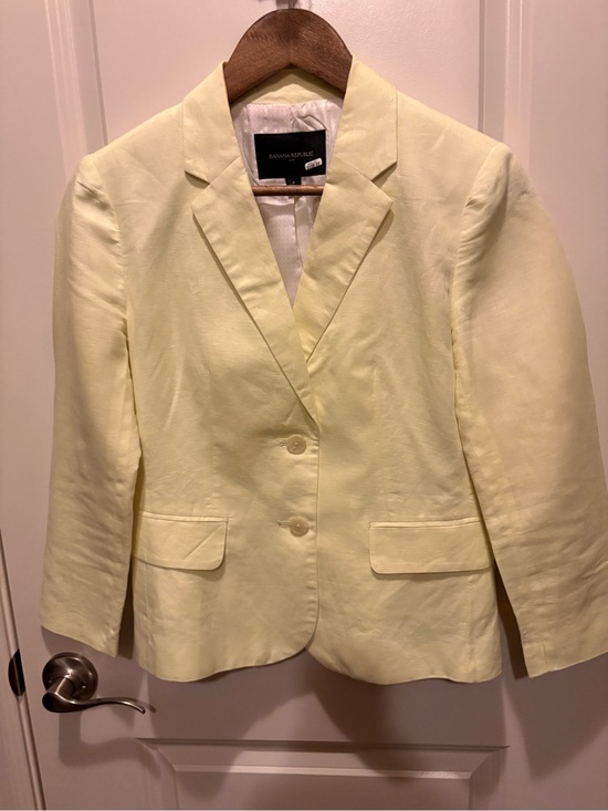 Banana Republic Jackets & Blazers - Banana Republic Pale Yellow Linen-Blend Women's Blazer